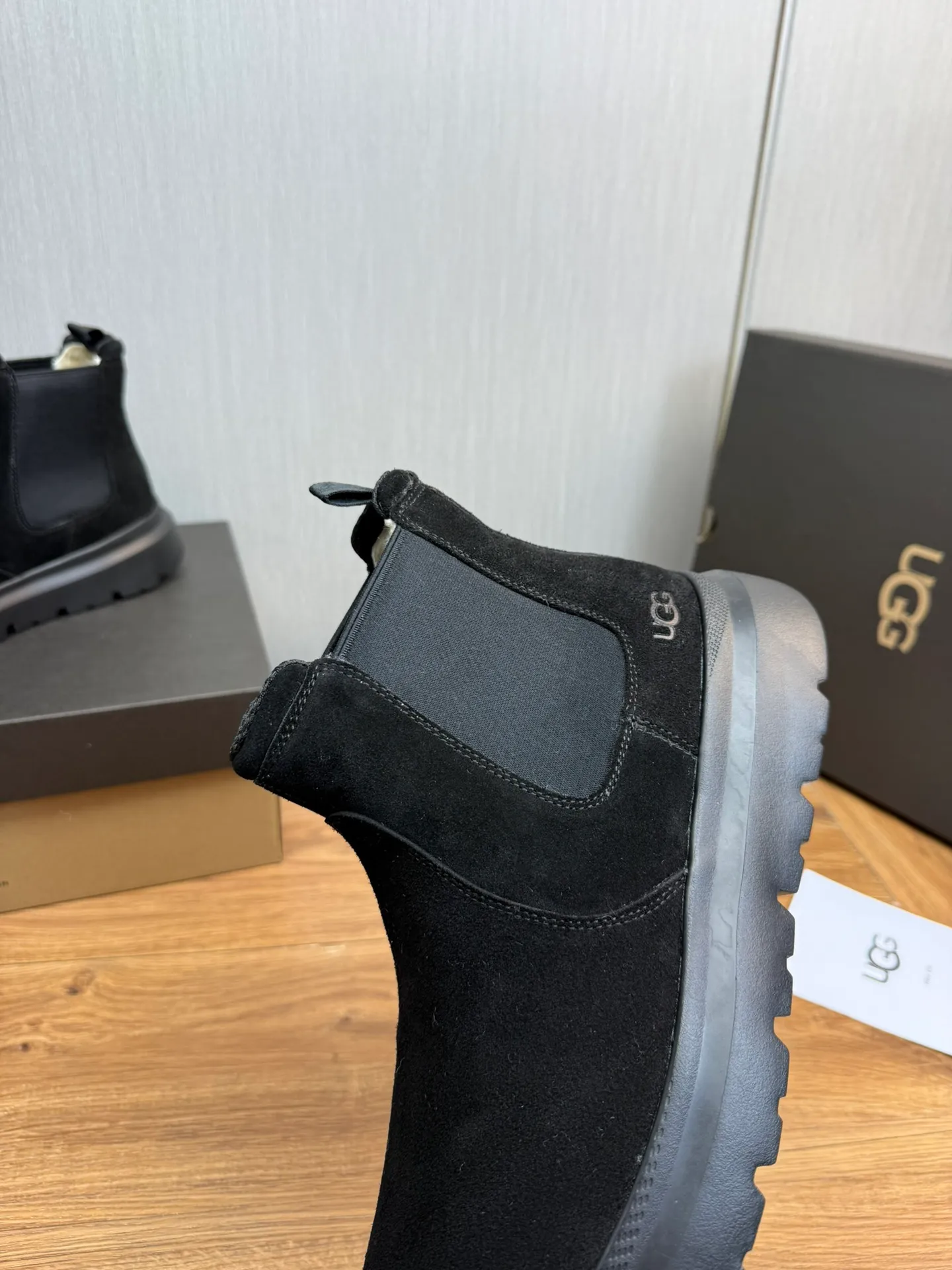 Men's shoes 💰480💰 [UGG] Hot winter warm boots 🐑Purely hand-stitched! Simple and stylish design, frosted cowhide➕Comfortable and warm wool➕UGG original outsole‼ ️Soft and comfortable to wear, with good warmth retention and excellent foot feel. 41-47 positive code